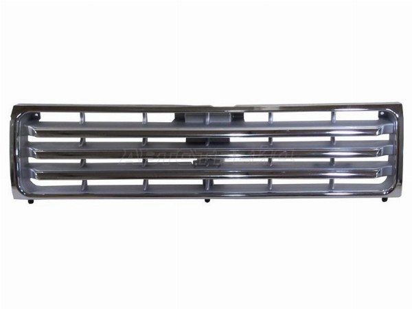 Решетка радиатора  Mitsubishi Pajero