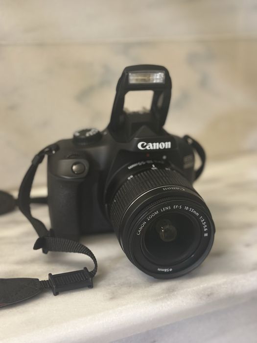 Aparat Foto Canon 4000D + obiectiv 18-55 mm