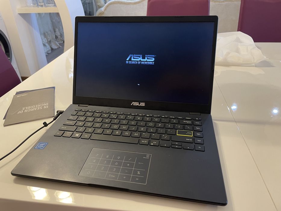 Лаптоп ASUS 410M