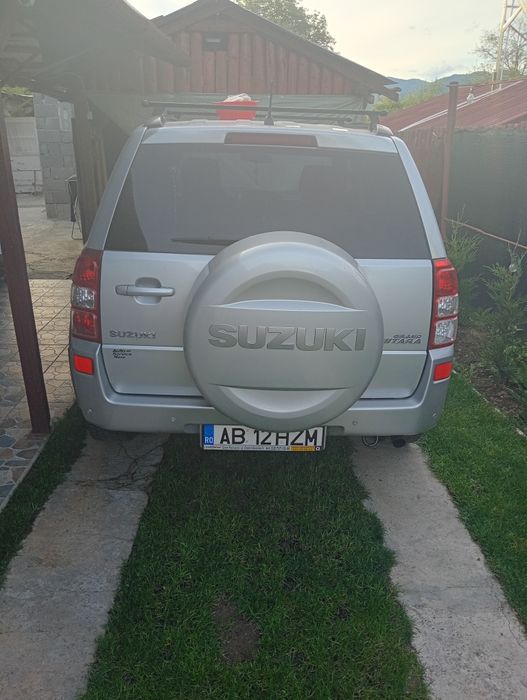 Vând Suzuki grand Vitara 1.9 ddis