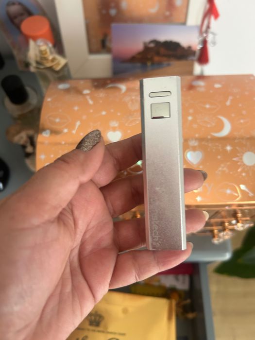 Baterie externa argintie