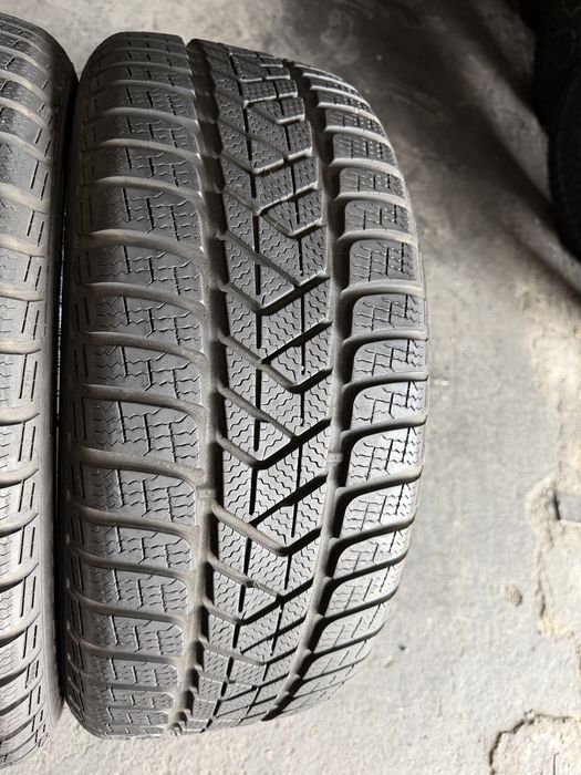 2 anvelope iarna 225/45/18 , Pirelli , 6.7 mm.