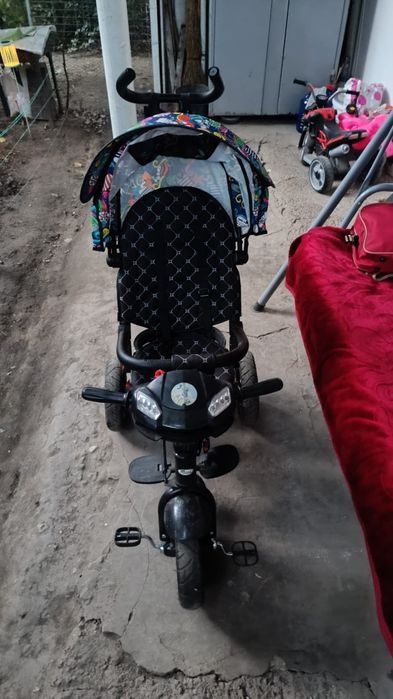 Vând Tricicleta de copii