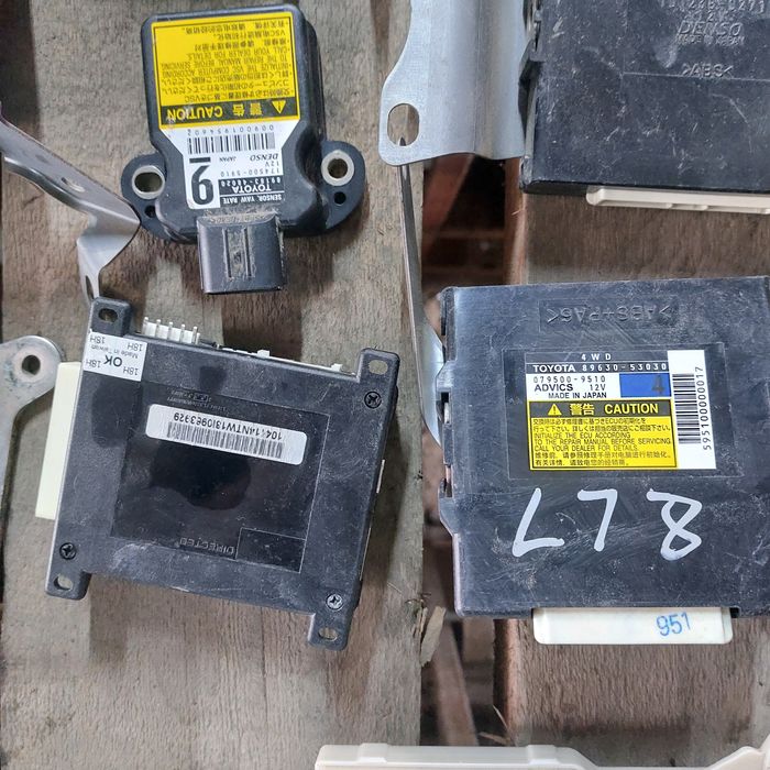 На Lexus is компьютер, блоки .