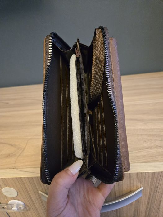 Portofel dama cu loc pt telefon