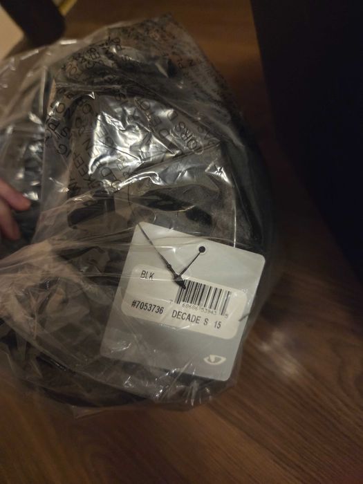 Нова каска Giro Decade 52-55 см