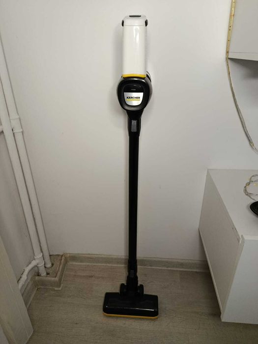 Aspirator vertical fără fir Karcher VC4 Cordless Premium