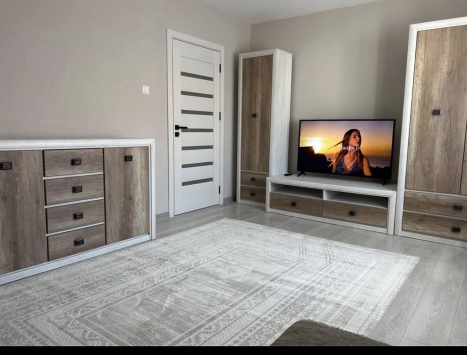 PF inchiriez ap 2 camere decom Strand