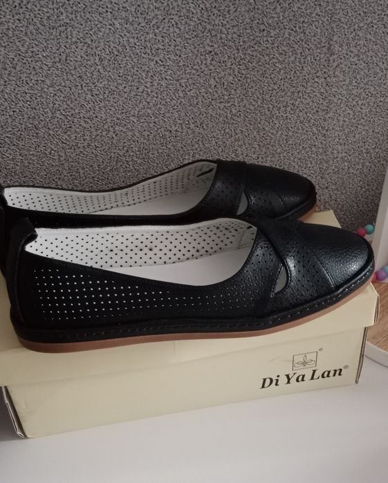 Продам обувь школьную для девочки,размеры 34,36,37