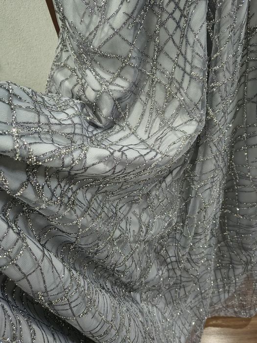 Официална дълга рокля.