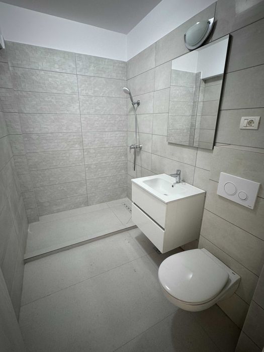 Inchiriez garsoniera decomandata la 3 minute de Metrou Berceni