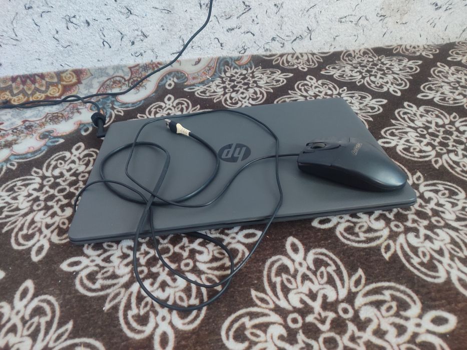 Laptop+sichqoncha, HP 250 G7+SSD 1TB+4GB RAM, toza holat, tez ishlaydi