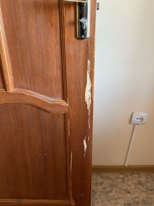 Продам дверь б/у