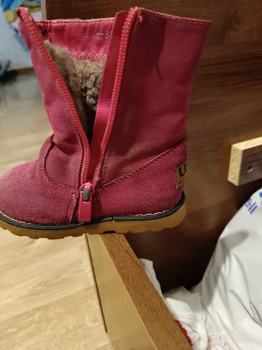 Уги для девочки .