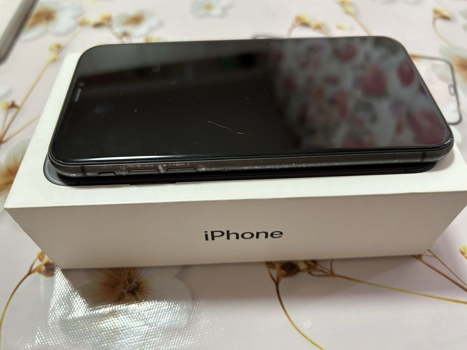 Продам Айфон 11 128гб