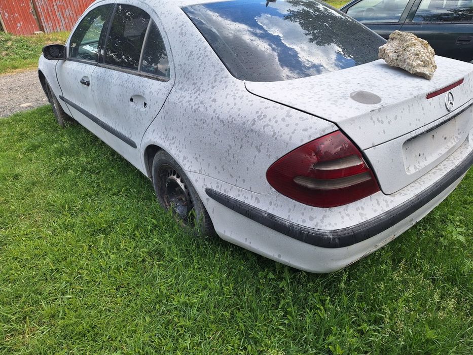 Dezmembrez mercede e class w211