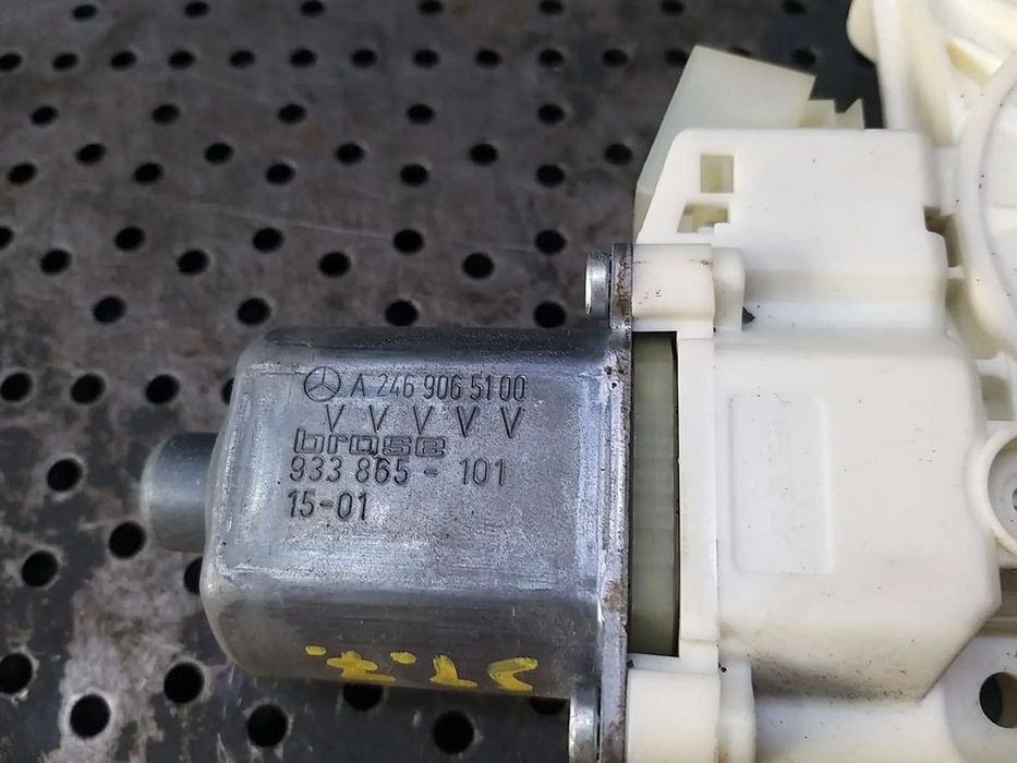 Motoras macara stanga fata mercedes b class w246 a2469065100 0130822690