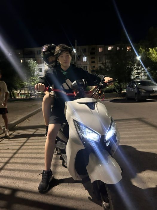 Продам М8 про скутер