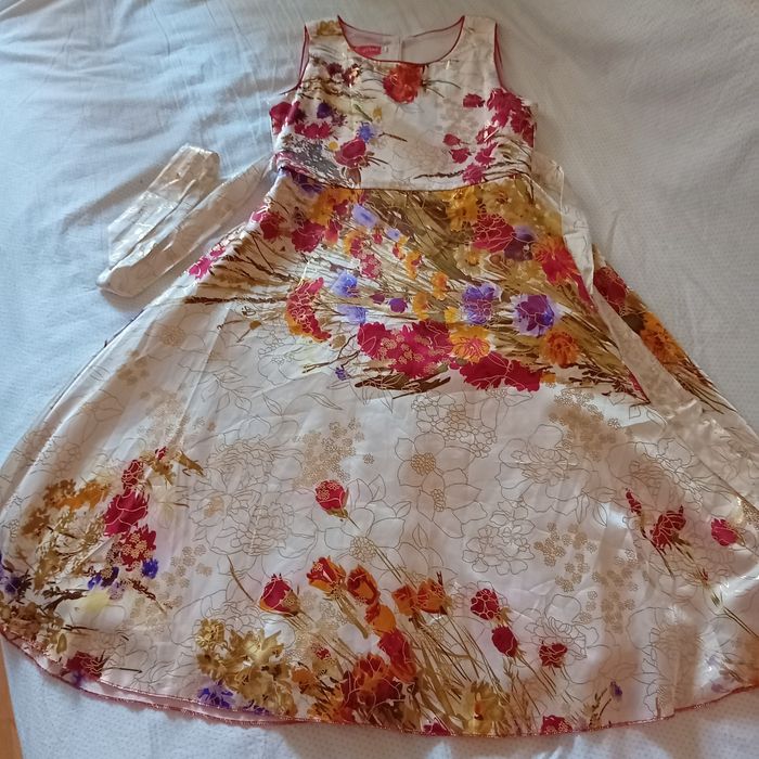 Цветна детска рокля