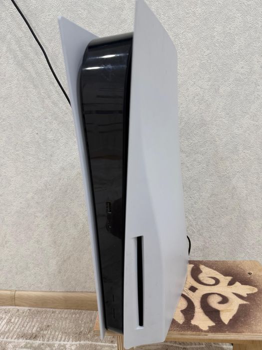 Продам Sony PS5 playstation 5