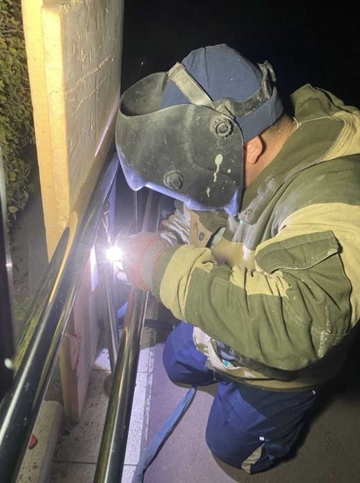 Перила,поручень,козырки,откидной для с.у самые низкие цены в городе