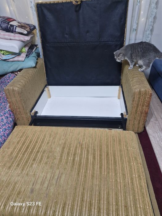 Отдам даром диван