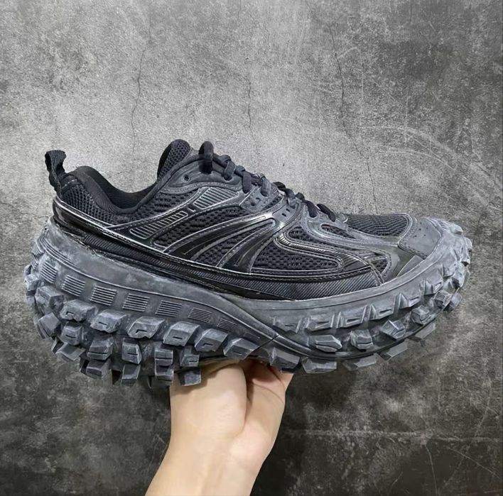 BALENCIAGA Defender 39-41 налични