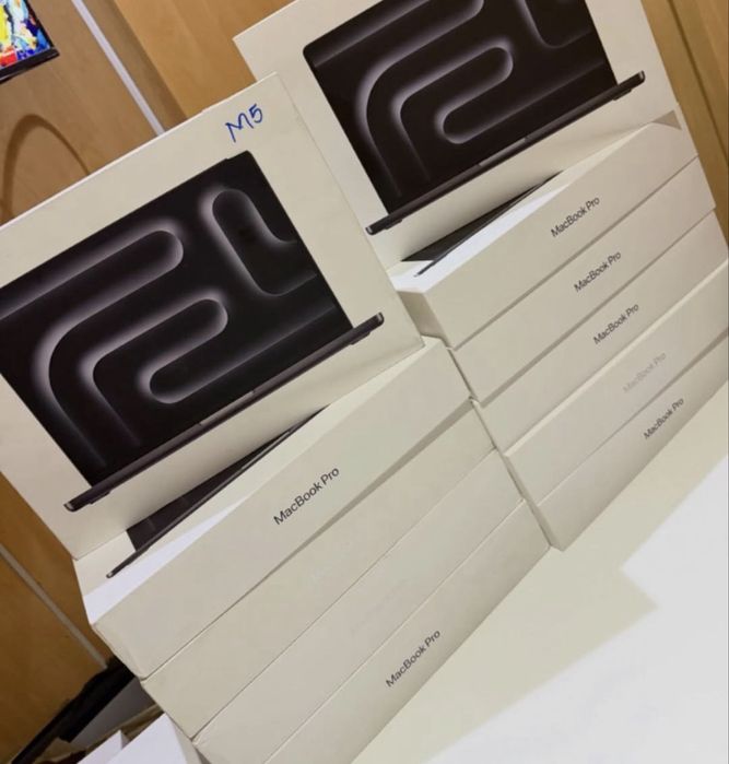 MacBook Pro M5 — новый, оригинал Apple