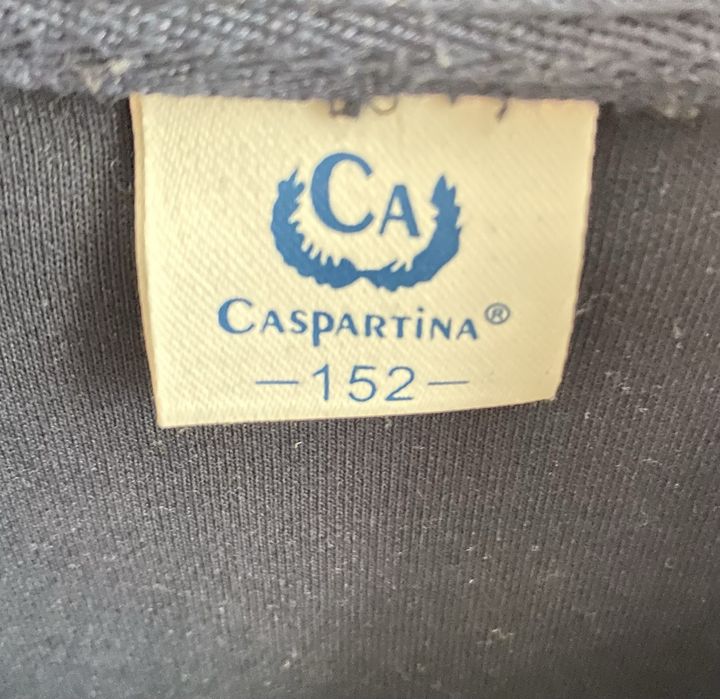 Продам бомбер школьный 152 см!