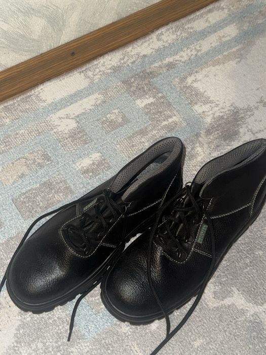 Продам летние ботинки