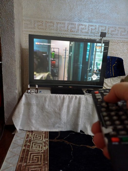 Продам большой телевизор Panasonic viera