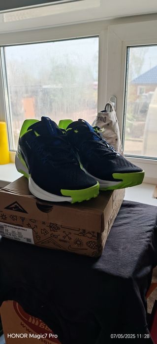 Продам кроссовки Nike.