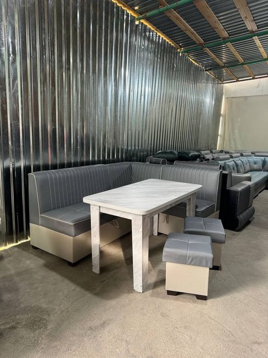 Продаётся Кухонные уголки