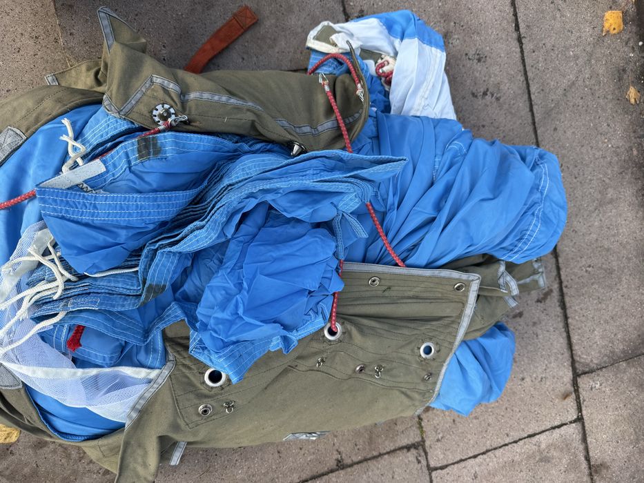 Продавам парашут