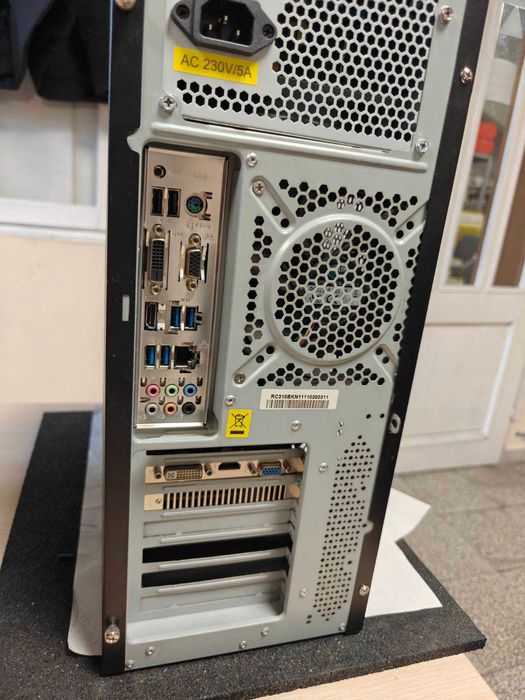 Компютър Ryzen 3, 16GB RAM,