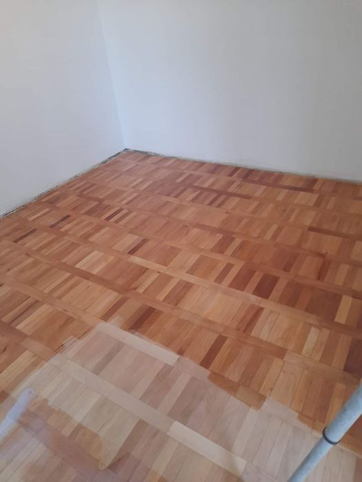 Slefuiesc ,repar,lacuiesc si montez parchet