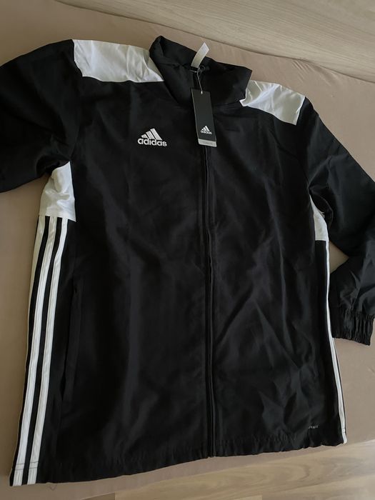 Нова оригинална ветровка Adidas