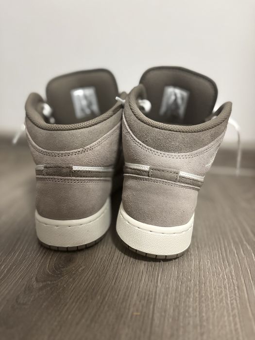 Adidași Air JORDAN 1 MID
