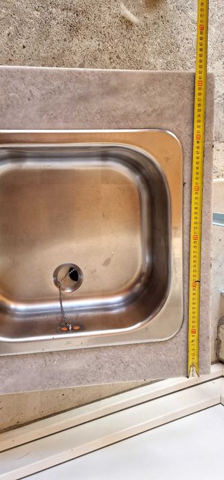 Продавам кухненски мраморен плот, с алпака корито.