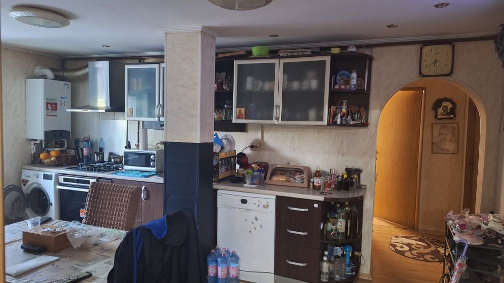 Apartament 3 camere de vânzare