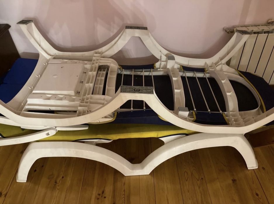 Лежаки для бассейна