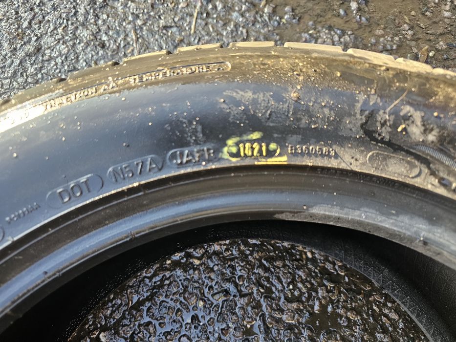 235 55 17 vara dunlop