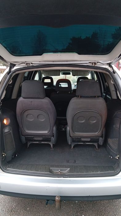 Vând Volkswagen Sharan