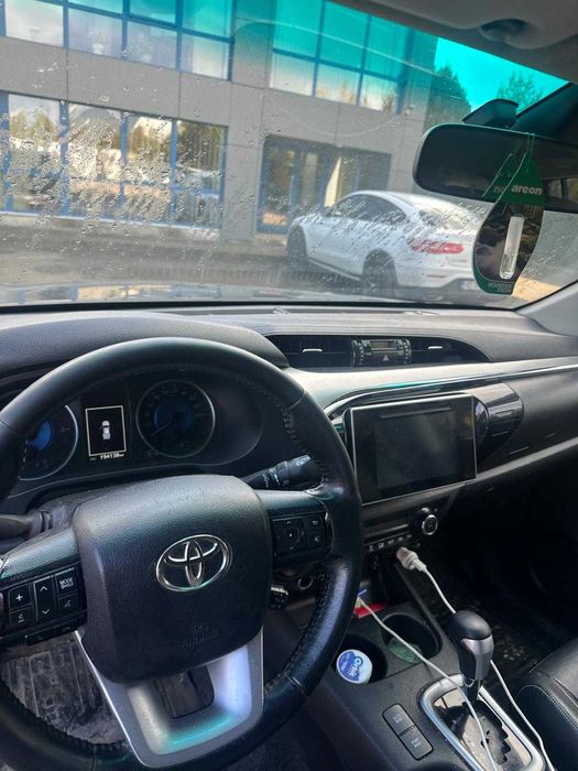 Toyota  Hilux   2017