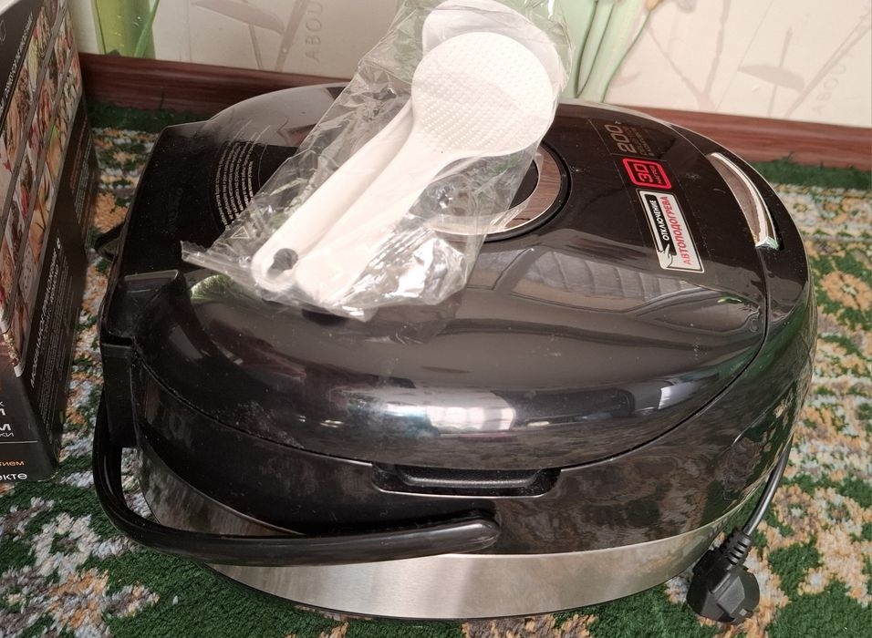 Мультиварка Redmond RMC-M90