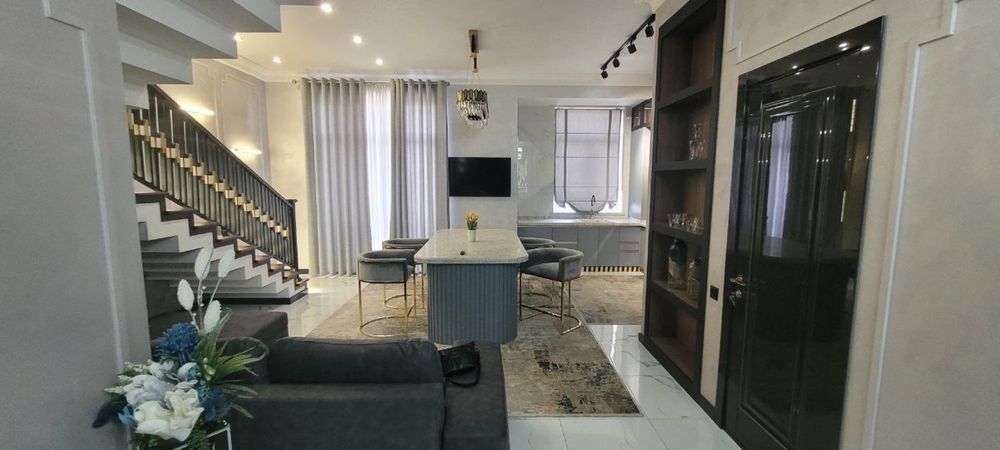 Golden House Novza 4-komn/7-8-etaji