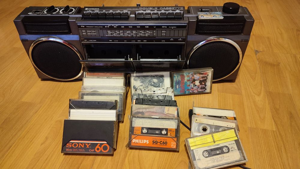 Ретро касетофон Hitachi Double Cassette + касети