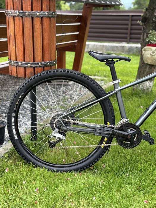 bicicletă SPECIALIZED