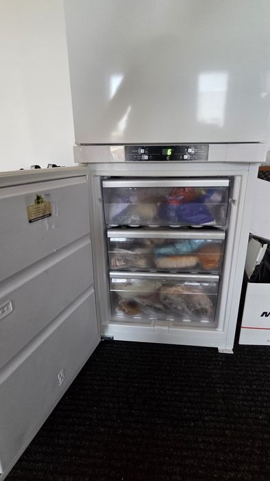 Frigider incorporabil Whirlpool