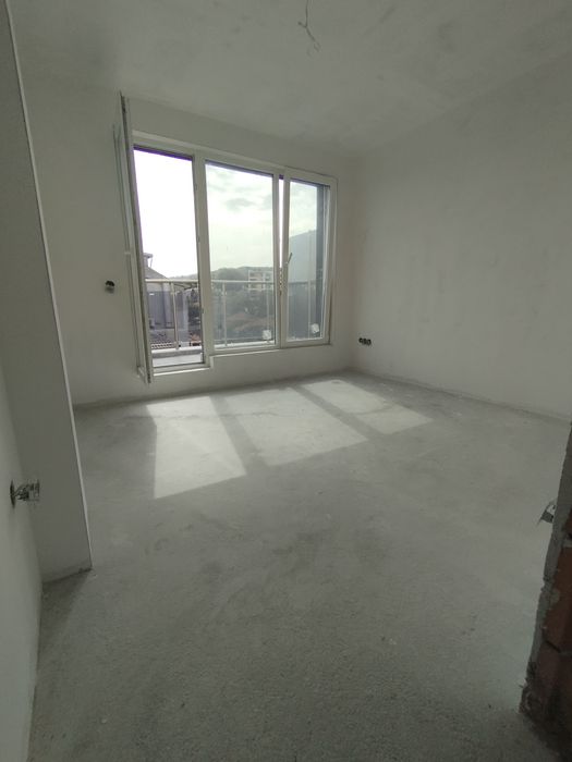 Продава се Тристаен апартамент в с. Аспарухово, Област Плевен - 105 кв.м за 1905 €/кв.м - Снимка #3